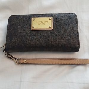 Michael Kors wristlet wallet